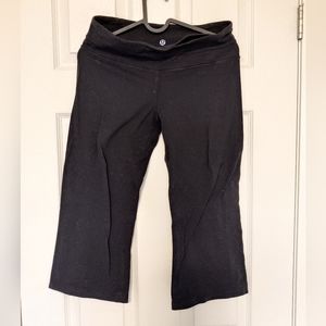 Lululemon classic Groove crop, size 6